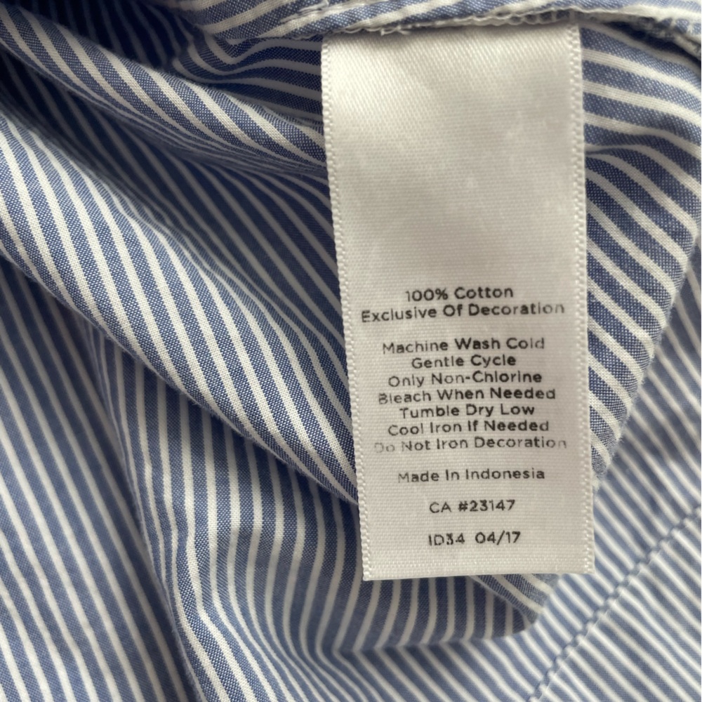 Talbots top pinstriped embroidered woman’s S Petite - Picture 6 of 6